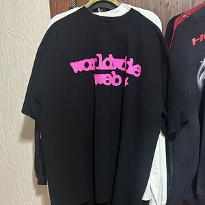 Spider worldwide web Black and pink T-Shirt with Pink Graphic